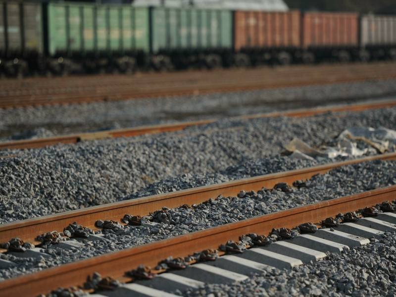 Железнодорожное сообщение восстанавливают в Приморье