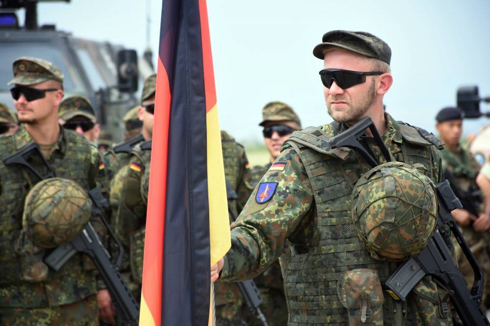 Немецкие СМИ рассказали об отсутствии обуви у солдатов бундесвера. РЕН ТВ