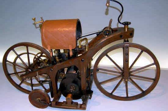 Майбах назвал первый в истории мотоцикл «костедробилкой»