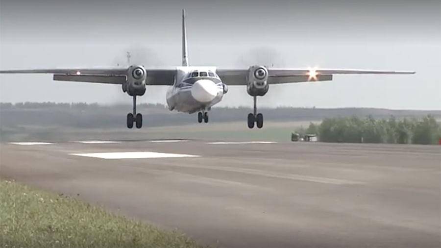 Появилось видео посадки Су-34 и Ан-26 на строящуюся автомагистраль