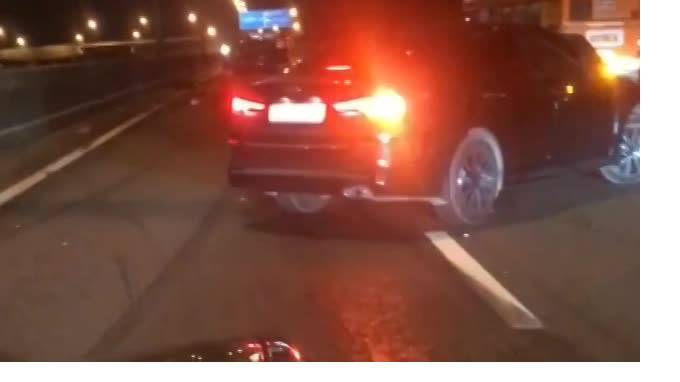 Водитель Mercedes получил травму головы в аварии на Киевском шоссе
