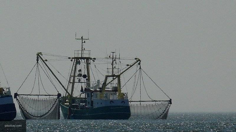 Рыбаки спасены с терпящего бедствие судна в Тихом океане
