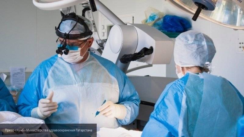 Российские врачи провели уникальную операцию на позвоночнике