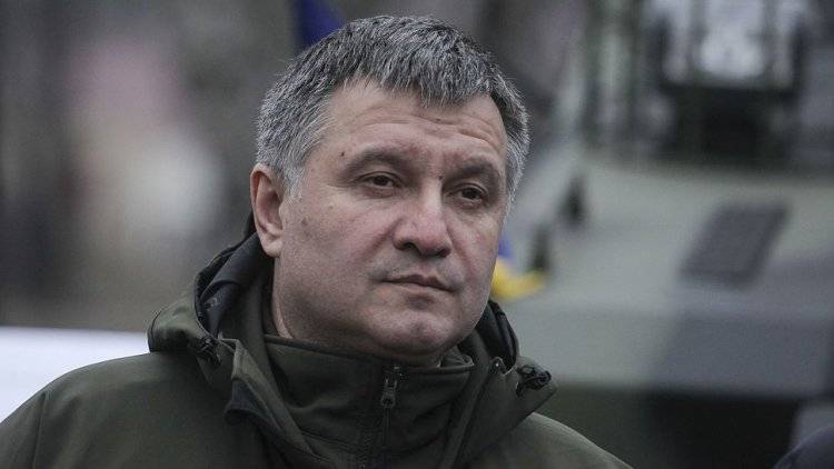 Зеленский предложил оставить Авакова главой МВД Украины