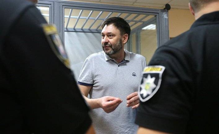 Корреспондент: суд освободил Кирилла Вышинского из-под стражи
