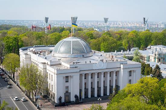 Эксперт: экономическая политика украинского правительства существенно не изменится