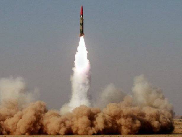 В Пакистане прошли успешно испытания баллистической ракеты «Газнави»