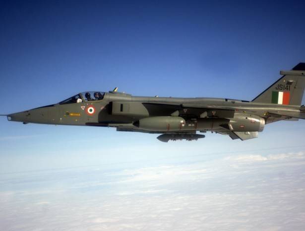 Индийские истребители «Ягуар» остались без новых двигателей