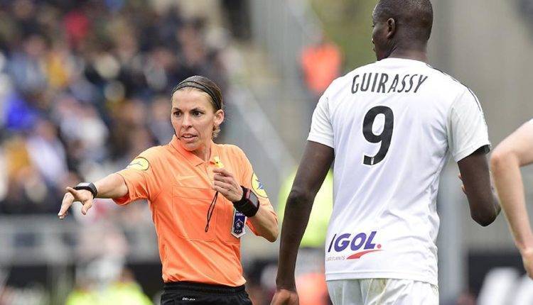 Женщина-арбитр впервые рассудит матч за Суперкубок UEFA