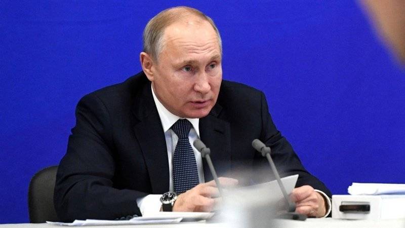 Путин подписал закон, запрещающий выдавать микрокредиты под залог жилья