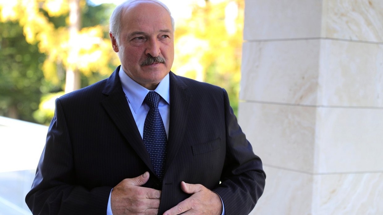 Лукашенко поручил активизировать решение визовых вопросов с РФ и ЕС