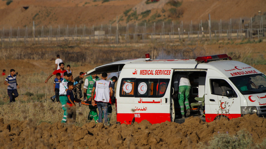 Военные Израиля открыли огонь по палестинцам: Пострадали 49 жителей сектора Газа