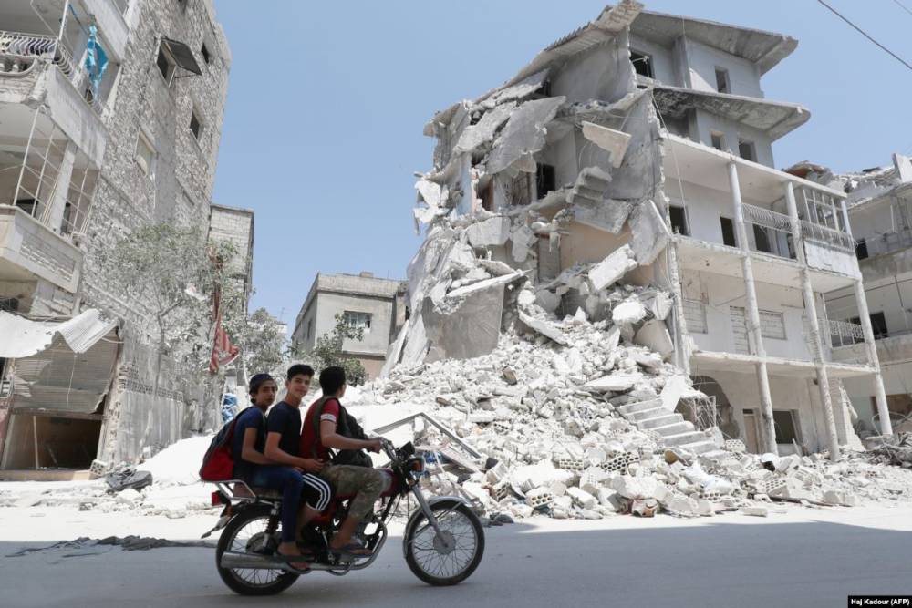 В Сирии сотни мирных жителей стали жертвами авиаударов