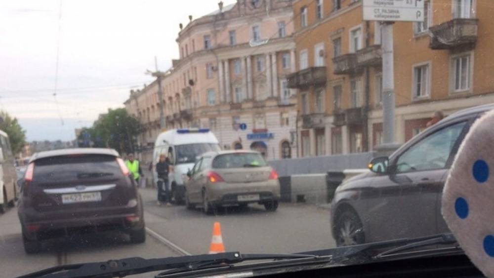 В Твери столкнулись 3 машины: есть пострадавший – РИА «7 новостей»