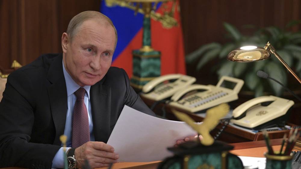 Путин сделал рокировку: Президент отменил льготы для пальмового масла и ввел их для ягод и фруктов
