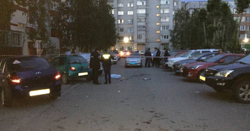 В Сургуте сотрудник МЧС убил одного полицейского и ранил второго