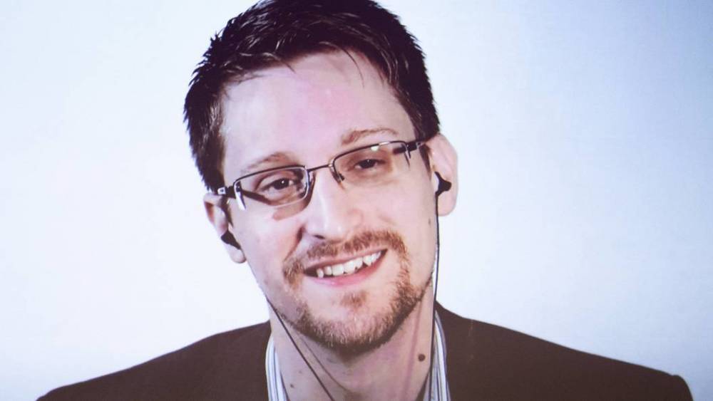 "Личное дело": Сноуден выпустит книгу о работе в ЦРУ ко Дню конституции США