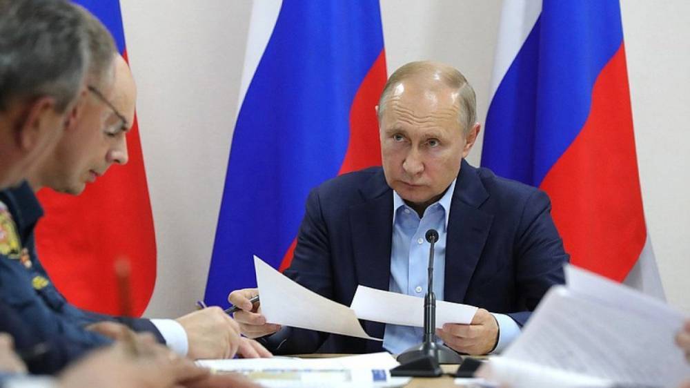 Путин подписал закон о поиске пропавших детей с помощью геолокации