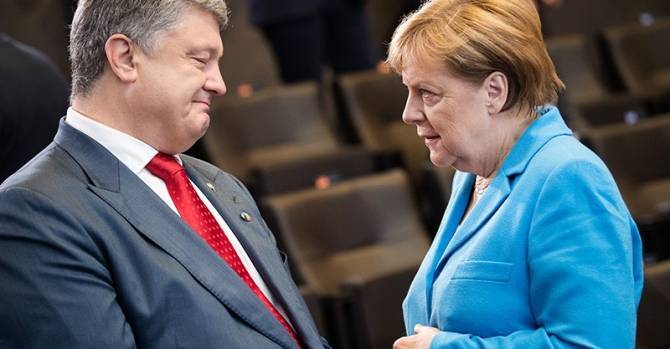 Порошенко просит у Меркель политического убежища в Германии — источник
