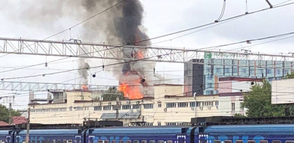 Названы предварительные причины крупного пожара в центре Москвы