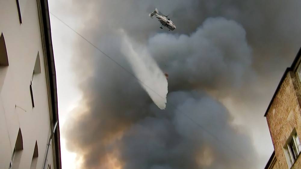 Видео крупного пожара в центре Москвы