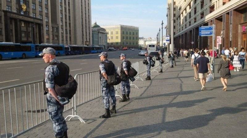 Полиция предостерегла москвичей от участия в незаконных митингах «оппозиции» 3 августа