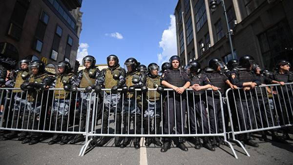 В Совфеде считают, что акция протеста в Москве прошла не без влияния из-за рубежа