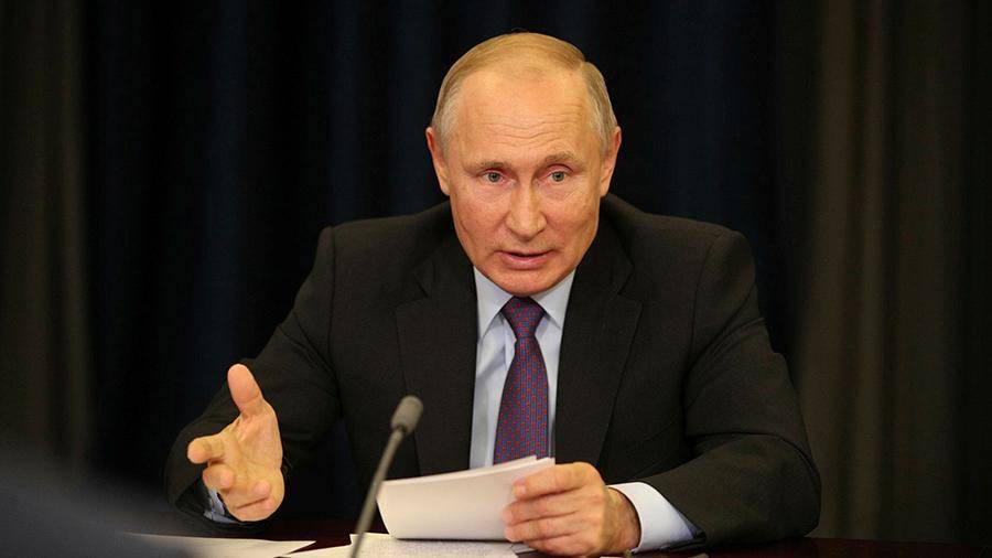 Путин подписал закон о повышении детских пособий