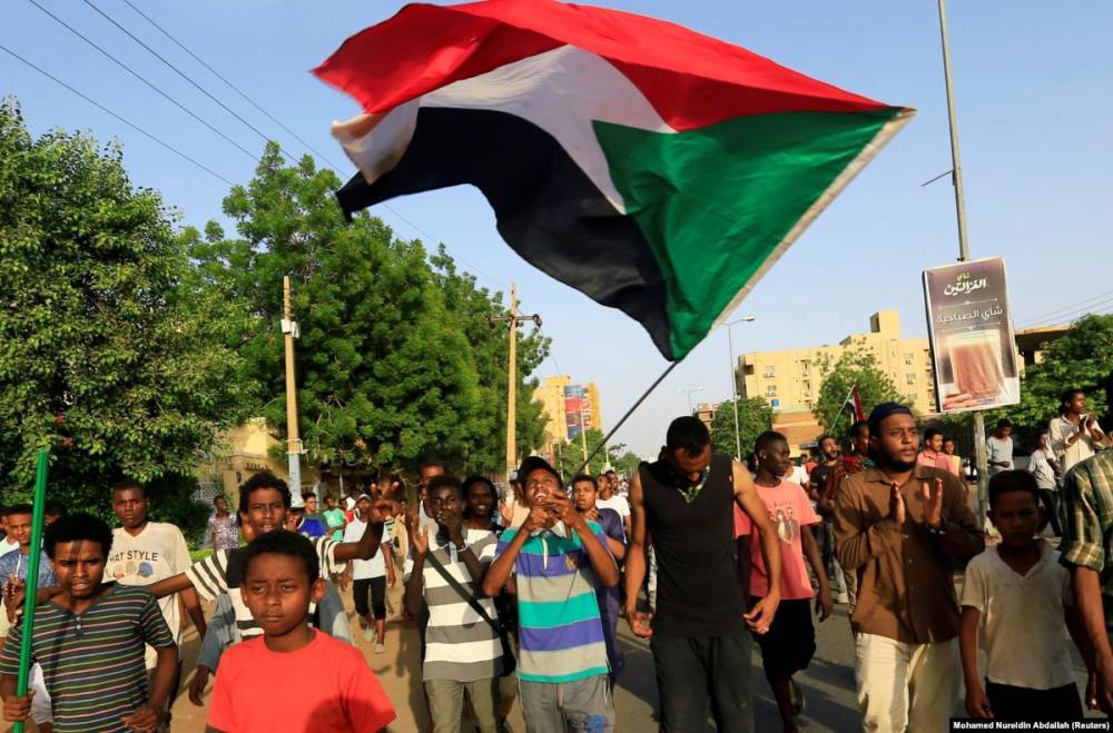 Военные и оппозиция Судана согласовали "конституционную декларацию"