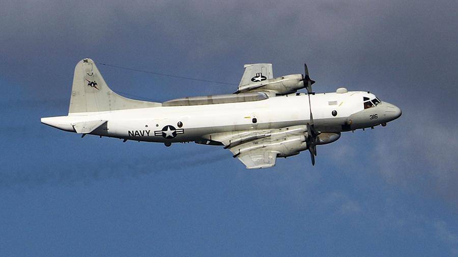 Самолет ВВС США провел разведку у границ Крыма