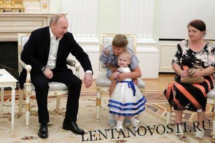 Путин повысил детские пособия до прожиточного минимума