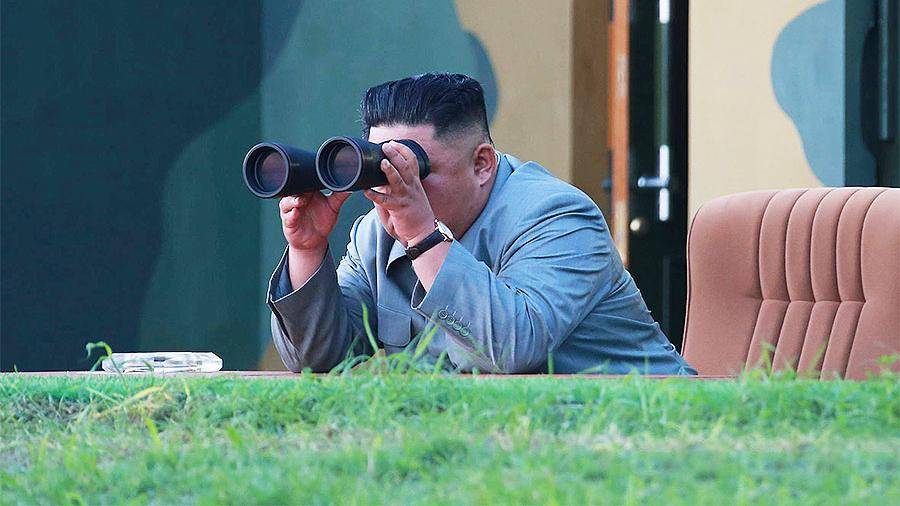 СМИ рассказали о личном присутствии Ким Чен Ына на пусках ракет КНДР