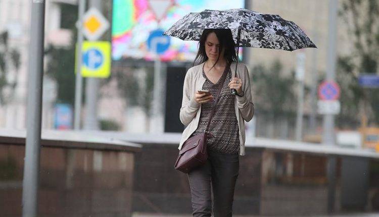 Москвичам спрогнозировали облачную и дождливую погоду