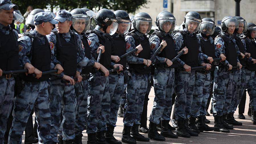 На несогласованной акции в Москве задержаны четверо подростков