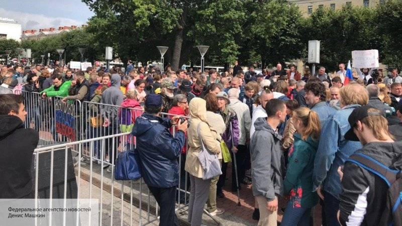 Нарушения Конституции на митинге в Москве не должны сойти с рук оппозиции, считает эксперт