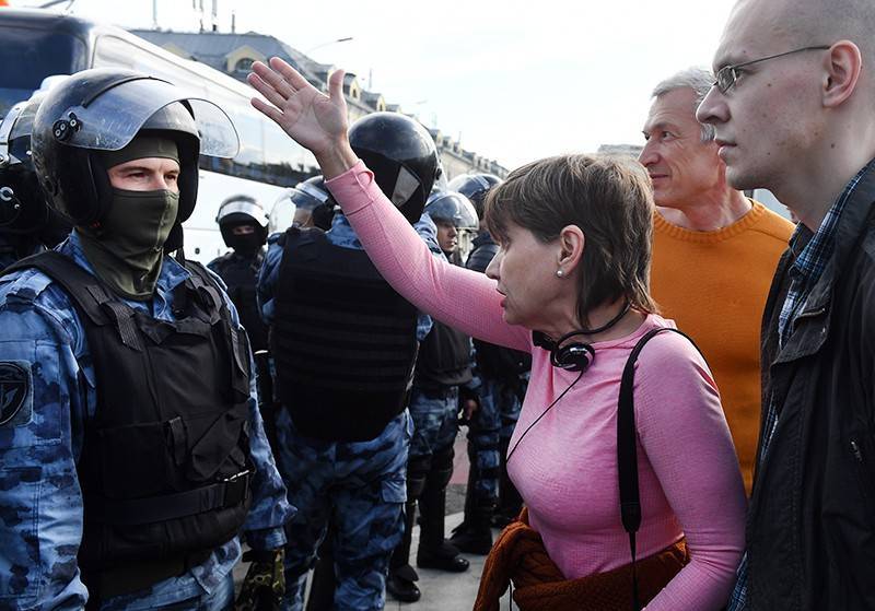 На несанкционированной акции в Москве задержаны 600 человек