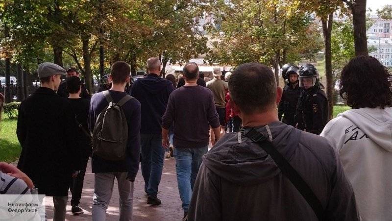 Люди предпочли митингу «оппозиции» фестиваль шашлыков, отметил общественник