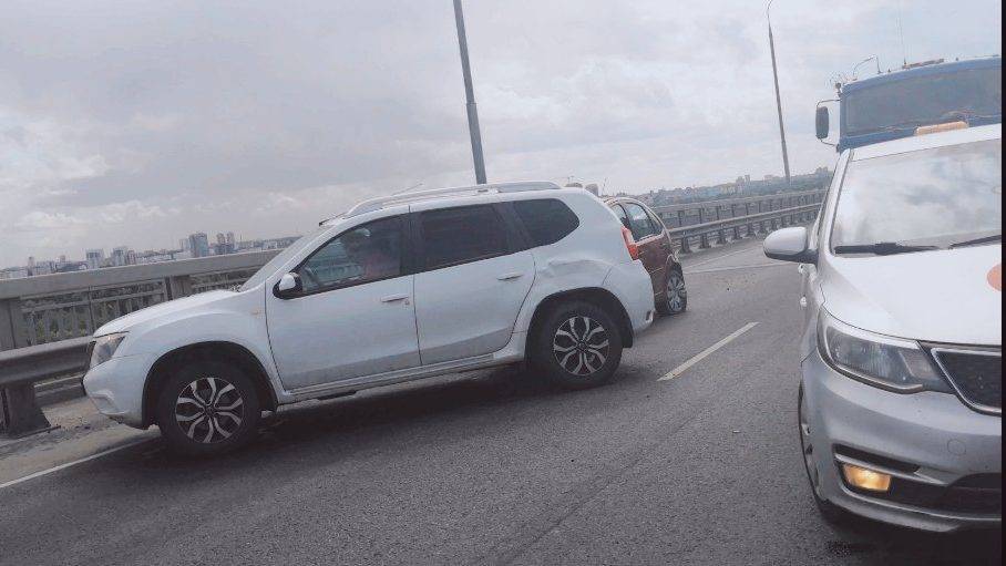 Авария на мосту через Оку парализовала движение в сторону Солотчи – РИА «7 новостей»