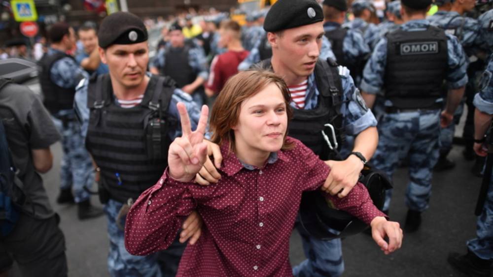 Кому аресты, а кому - донаты: Украинская изнанка московской "прогулки по бульварам"