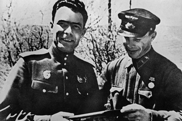 Зачем Брежнев избил пулеметный расчет в Великую Отечественную | Русская семерка