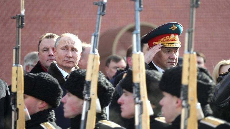 Путин подписал указ об увековечивании памяти погибших военных