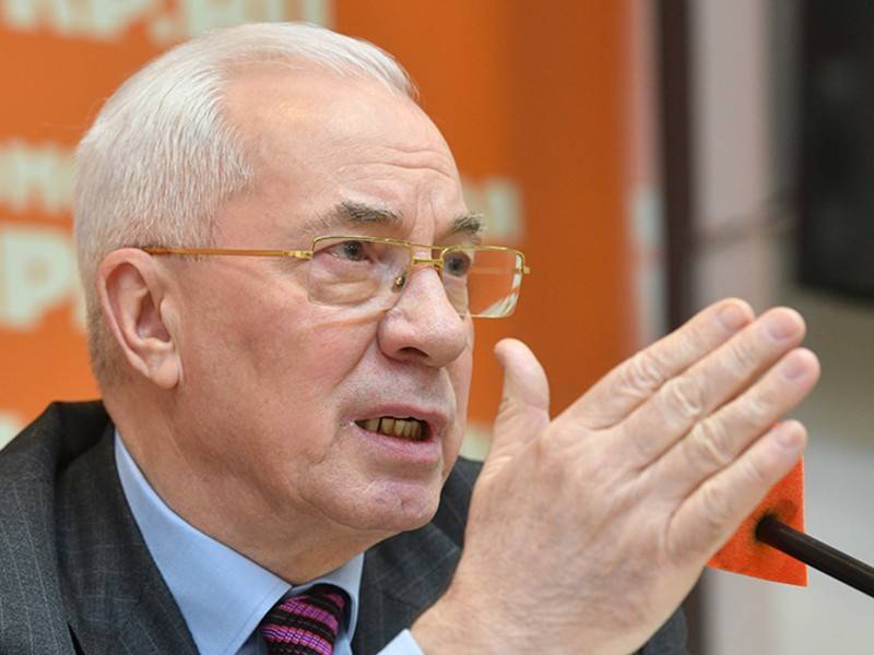 Азаров приветствовал решение суда по освобождению Вышинского