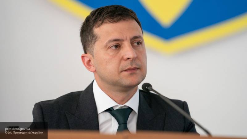 Зеленский внес в Раду представление на увольнение генпрокурора Луценко