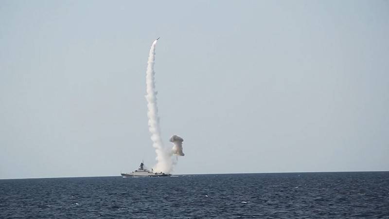 Опубликовано видео ракетных стрельб в Черном море