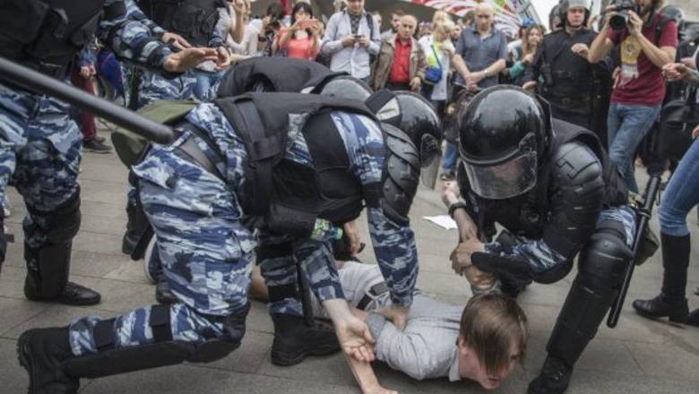 Бойцов Росгвардии оснастят видеорегистраторами на митингах
