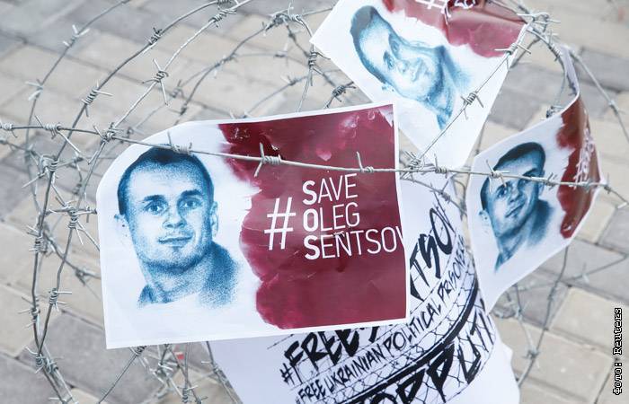 Источник сообщил, что Сенцов остается в Бутырском изоляторе