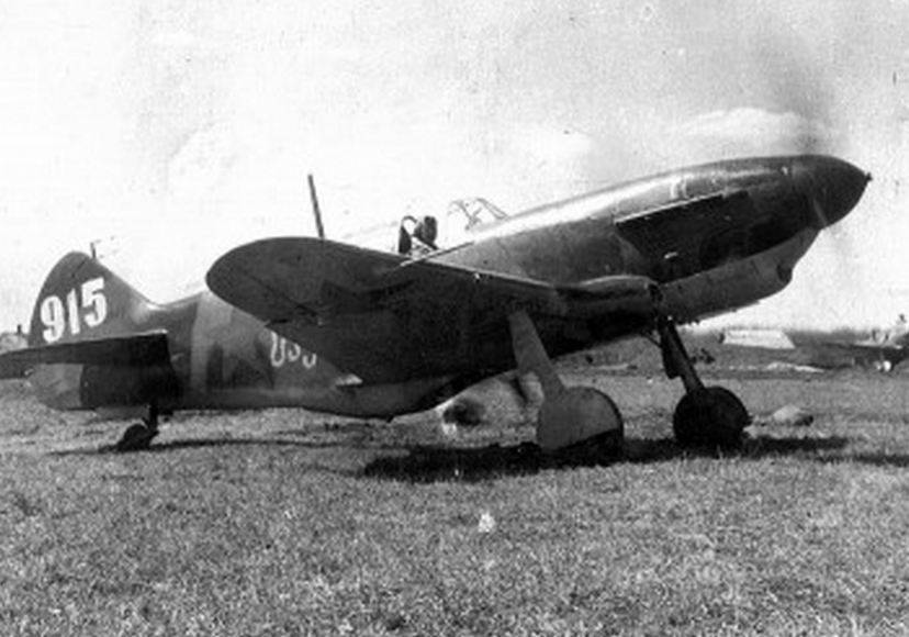 Под Североморском обнаружили детали сбитого во времена войны самолета и останки летчика