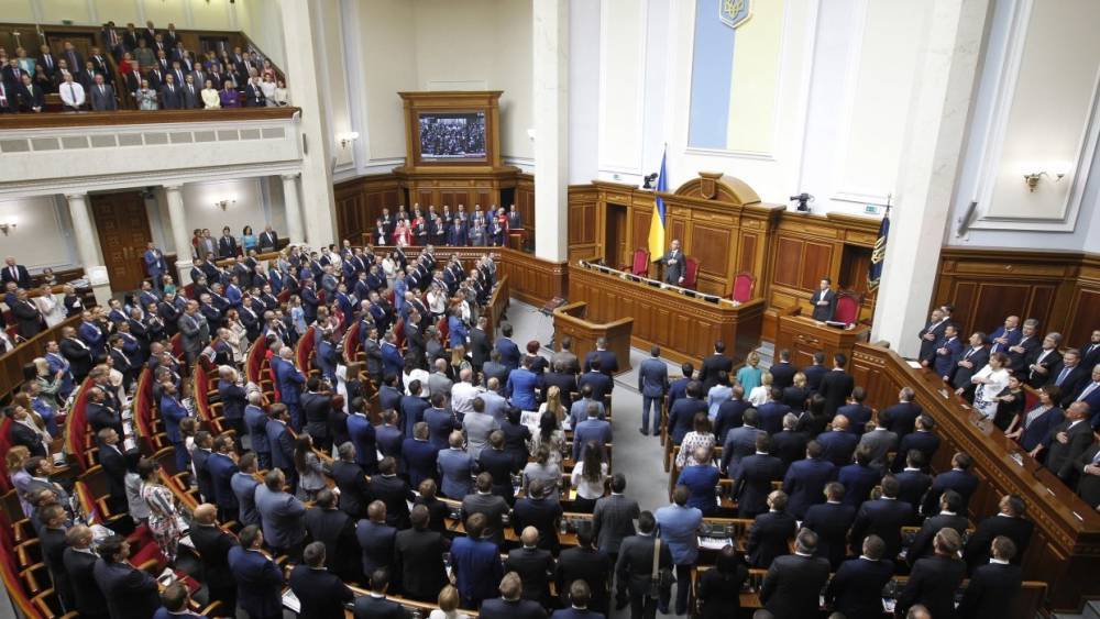 Угрозы Савченко, нервный Порошенко, или Как прошел первый день нового созыва Рады