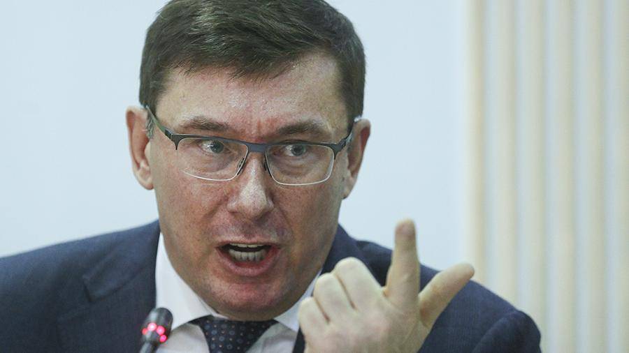 Экс-генпрокурор Украины год заставлял себя ходить на работу