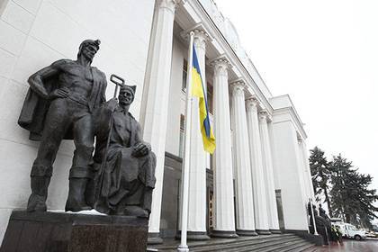 Представившегося будущим министром украинца не пустили в Раду